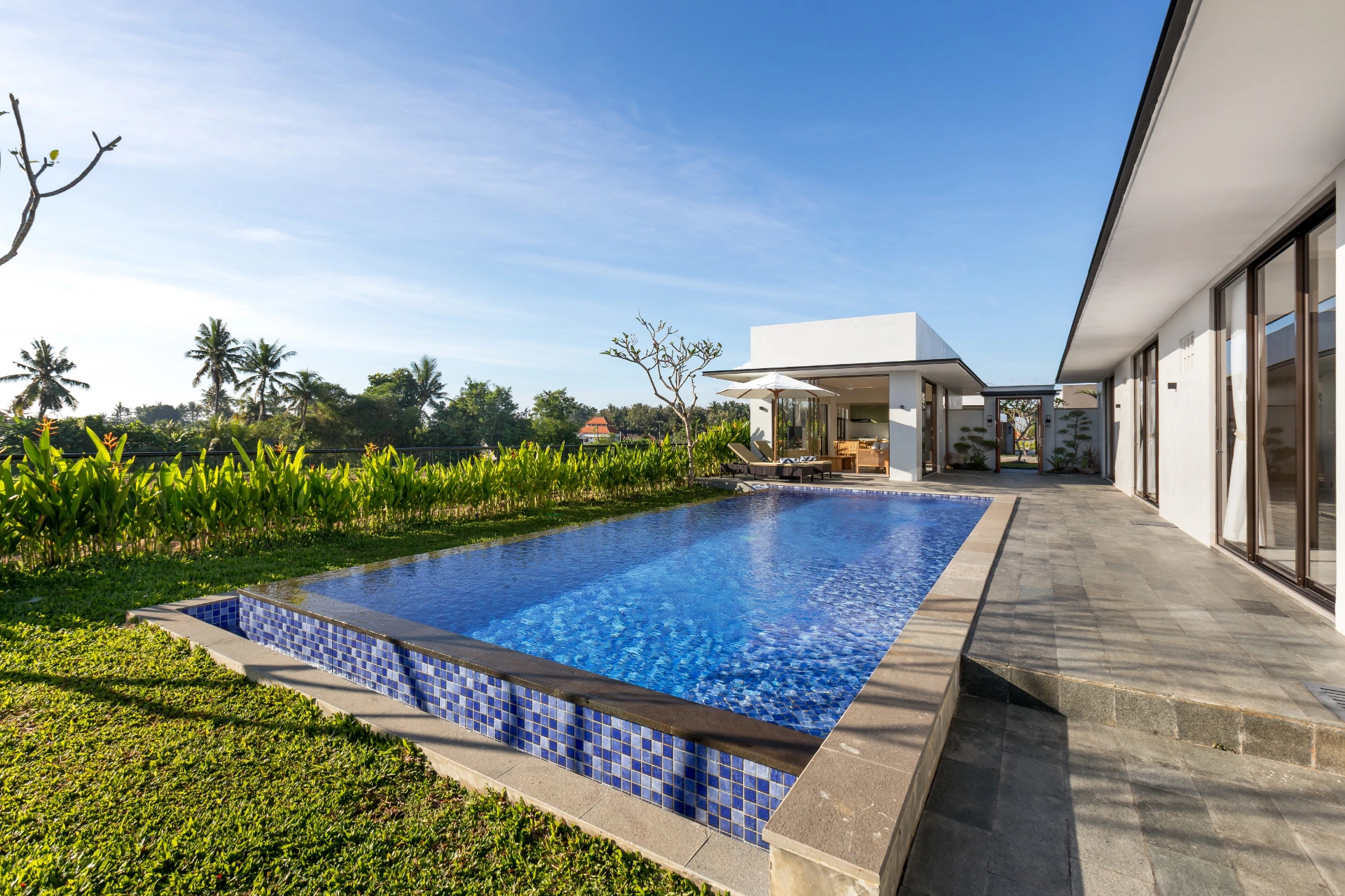 Villa Selikur 3BR - Relaxed Ubud Lifestyle: 3BR Monthly Villa in Kemenuh — image 2