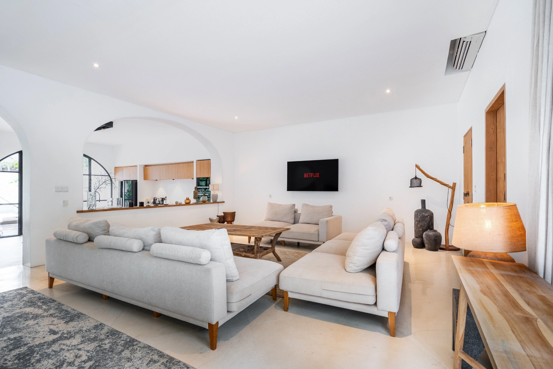 BIANCA - Luxe 4BR Canggu | Pool Near Berawa Beach — image 3