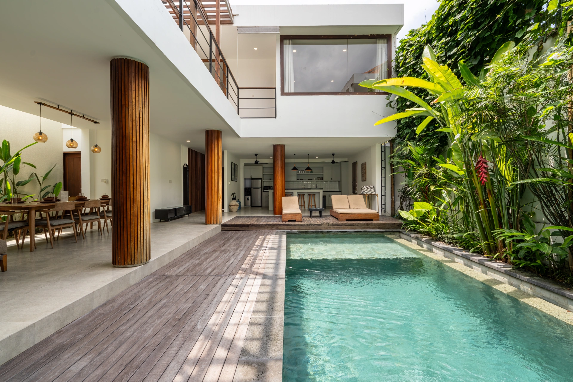 GREEN MOON 1 - Designer 4BR Villa | Near Berawa Beach & Pool
