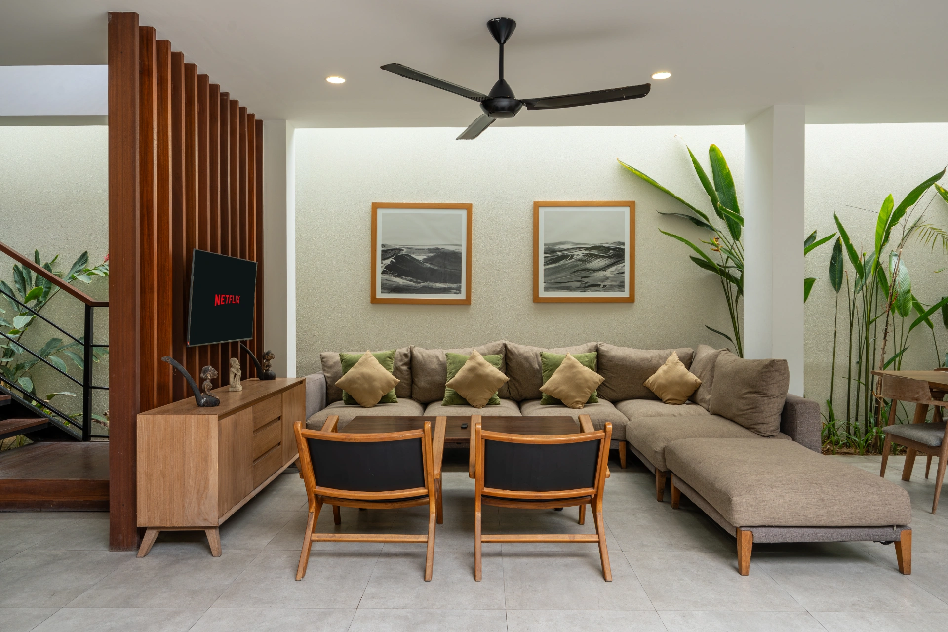 GREEN MOON 1 - Designer 4BR Villa | Near Berawa Beach & Pool — image 4