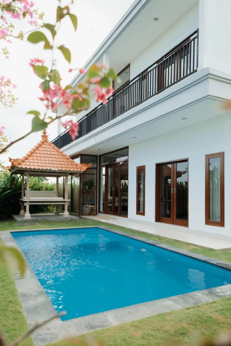 3BR Villa with Garden Annual Rental Unfurnished at Tumbak Bayuh — image 3