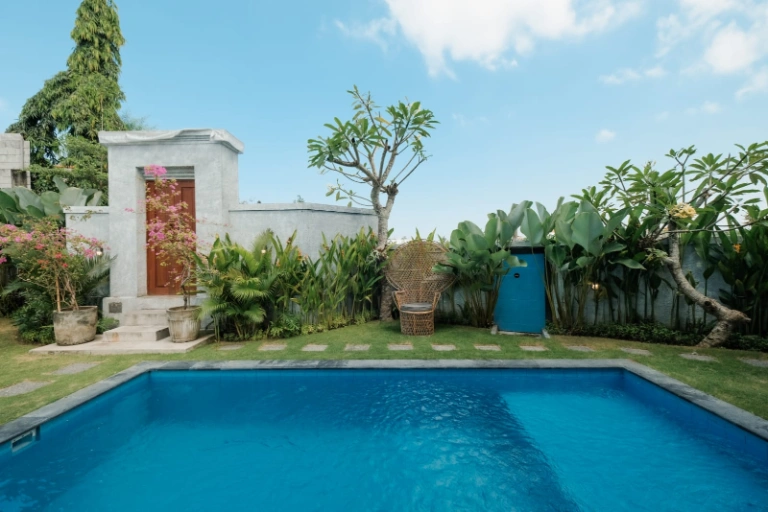 3BR Villa with Garden Annual Rental Unfurnished at Tumbak Bayuh — image 2