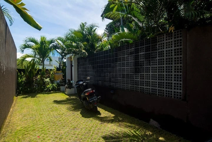 Villa For Rent 3 Bed In Pererenan Badung Bali PO-4035 — image 1