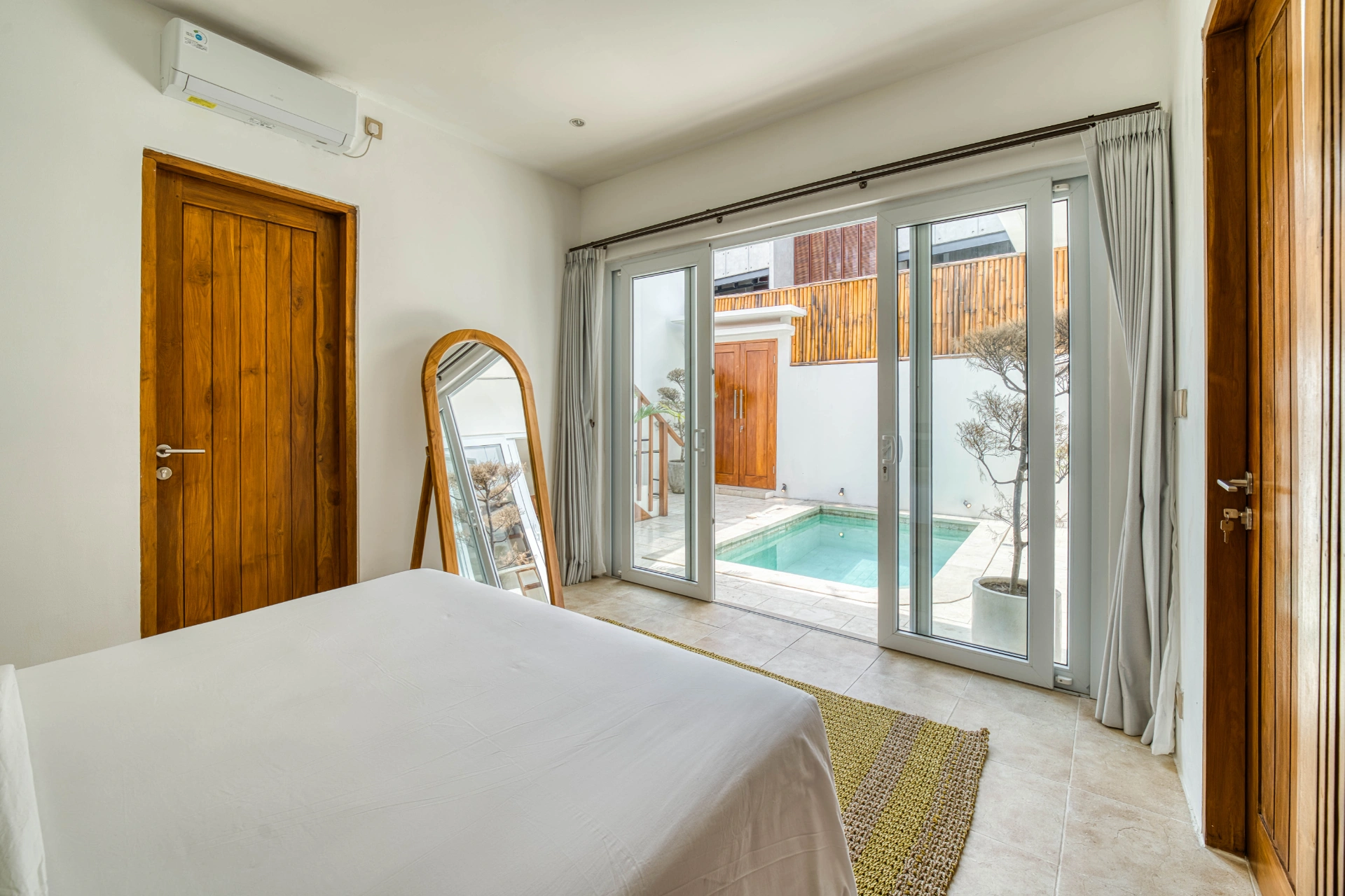 Tropical Villa 2 – 2BR Modern Escape in Berawa — image 2