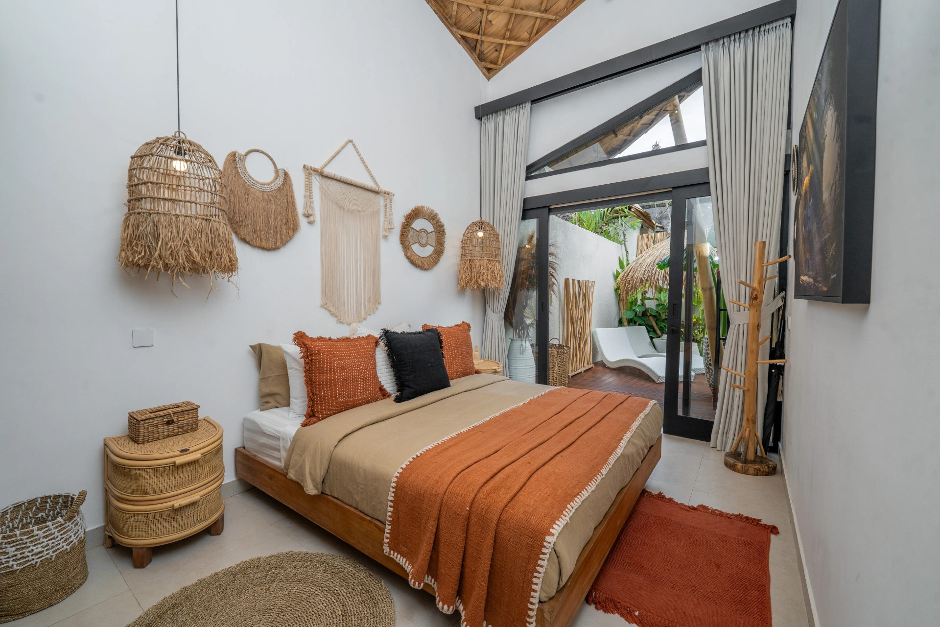 Villa Bergaya – 2BR Brand New Chic Oasis in Berawa — image 1