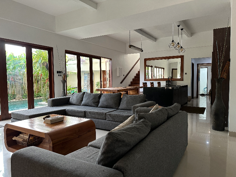 Villa Tepi Sungai