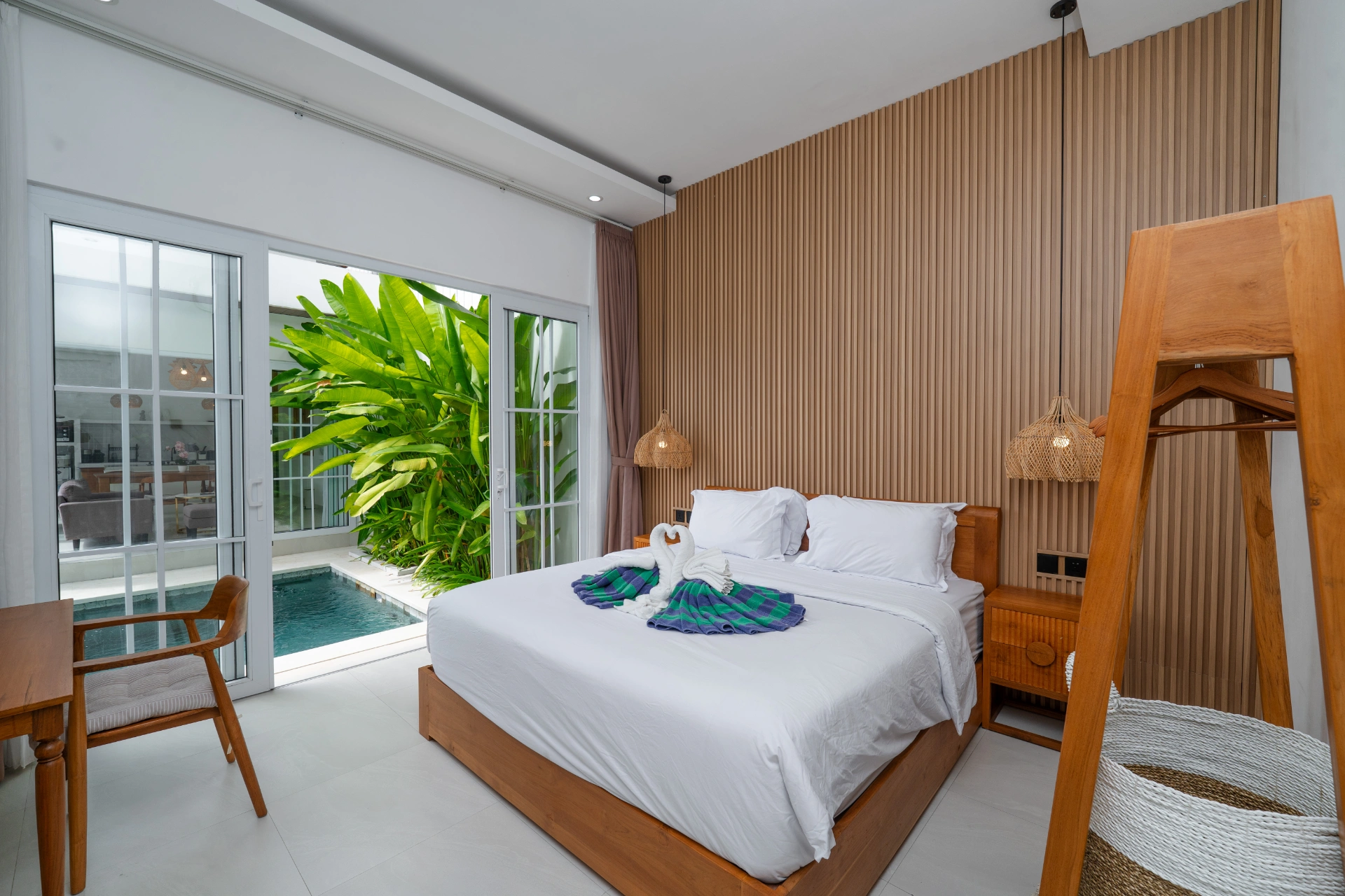 Villa Nadhira – 3BR Tropical Oasis in Berawa — image 1