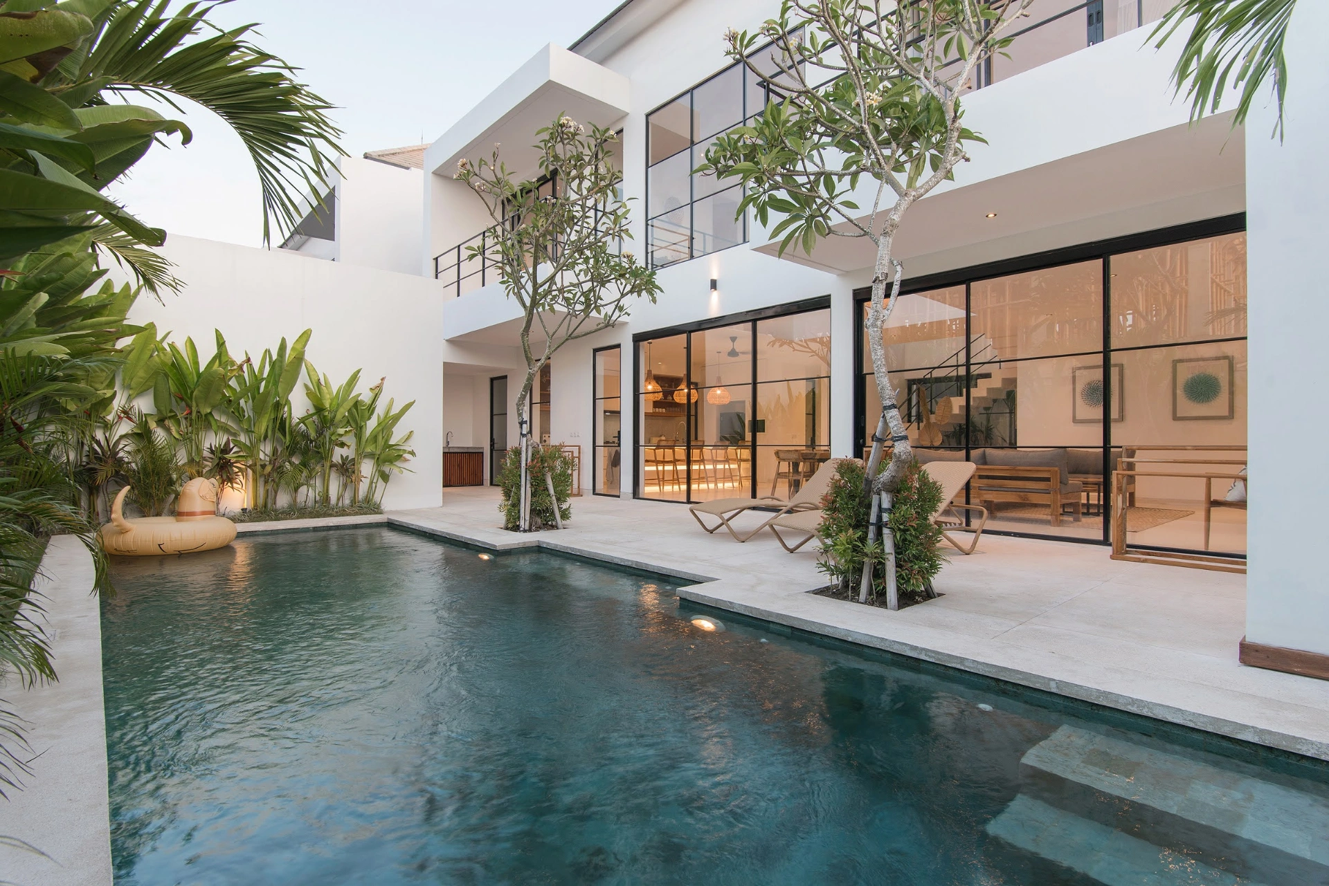 4 Bedroom Villa in Bumbak IDR 75 Million / Month +62 821 2222 0001 — image 1