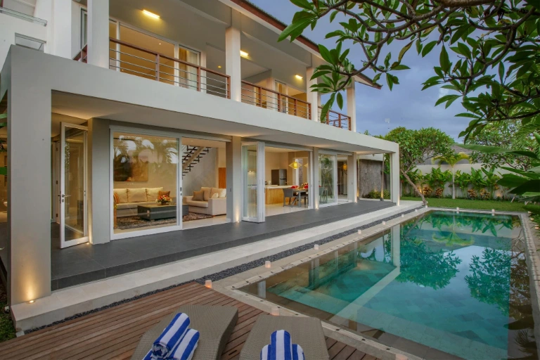 4 BEDROOM VILLA IN BERAWA IDR 50 MILL/MONTH +62 821 2222 0001 — image 1