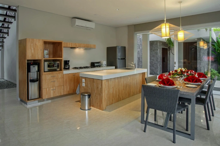 4 BEDROOM VILLA IN BERAWA IDR 50 MILL/MONTH +62 821 2222 0001 — image 3