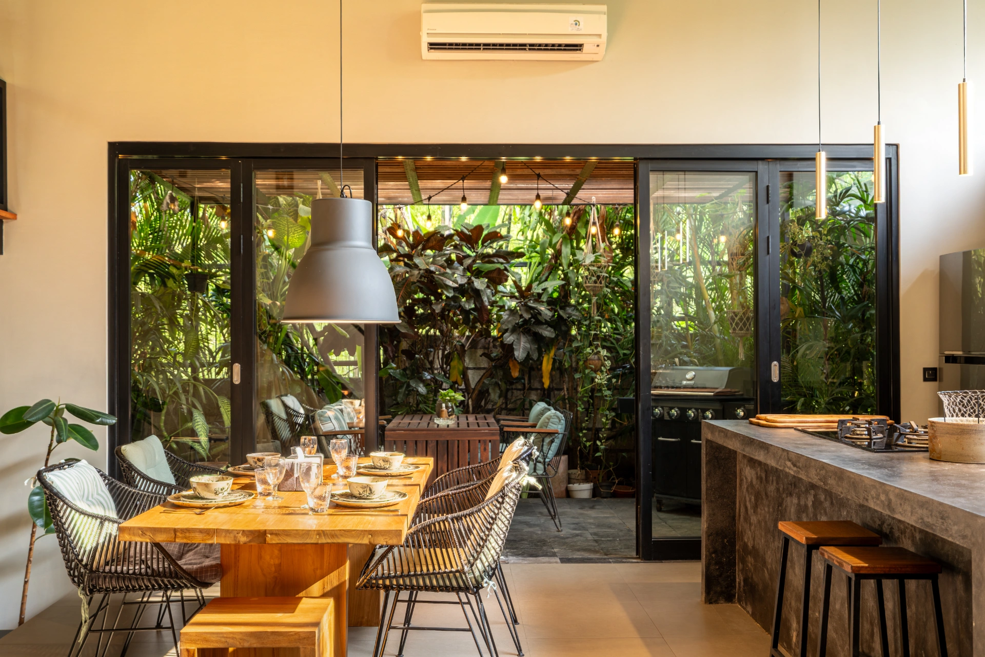 Loft 7 - 2BR Canggu Villa: Luxury Pool & Outdoor BBQ — image 1