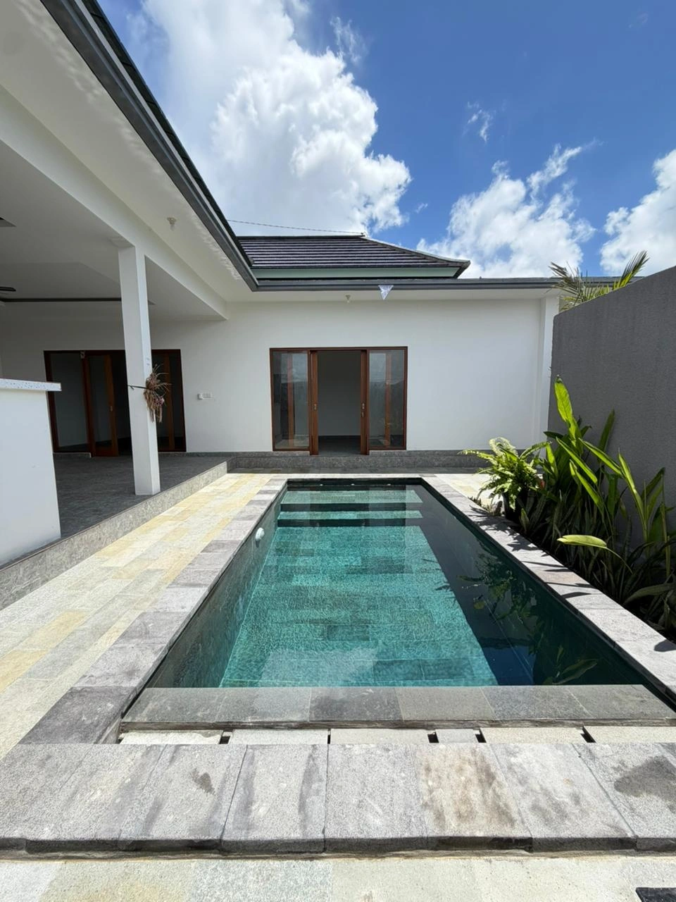 DO 493-FOR RENT AND LEASED NEW VILLA IN PRIME AREA UMALAS