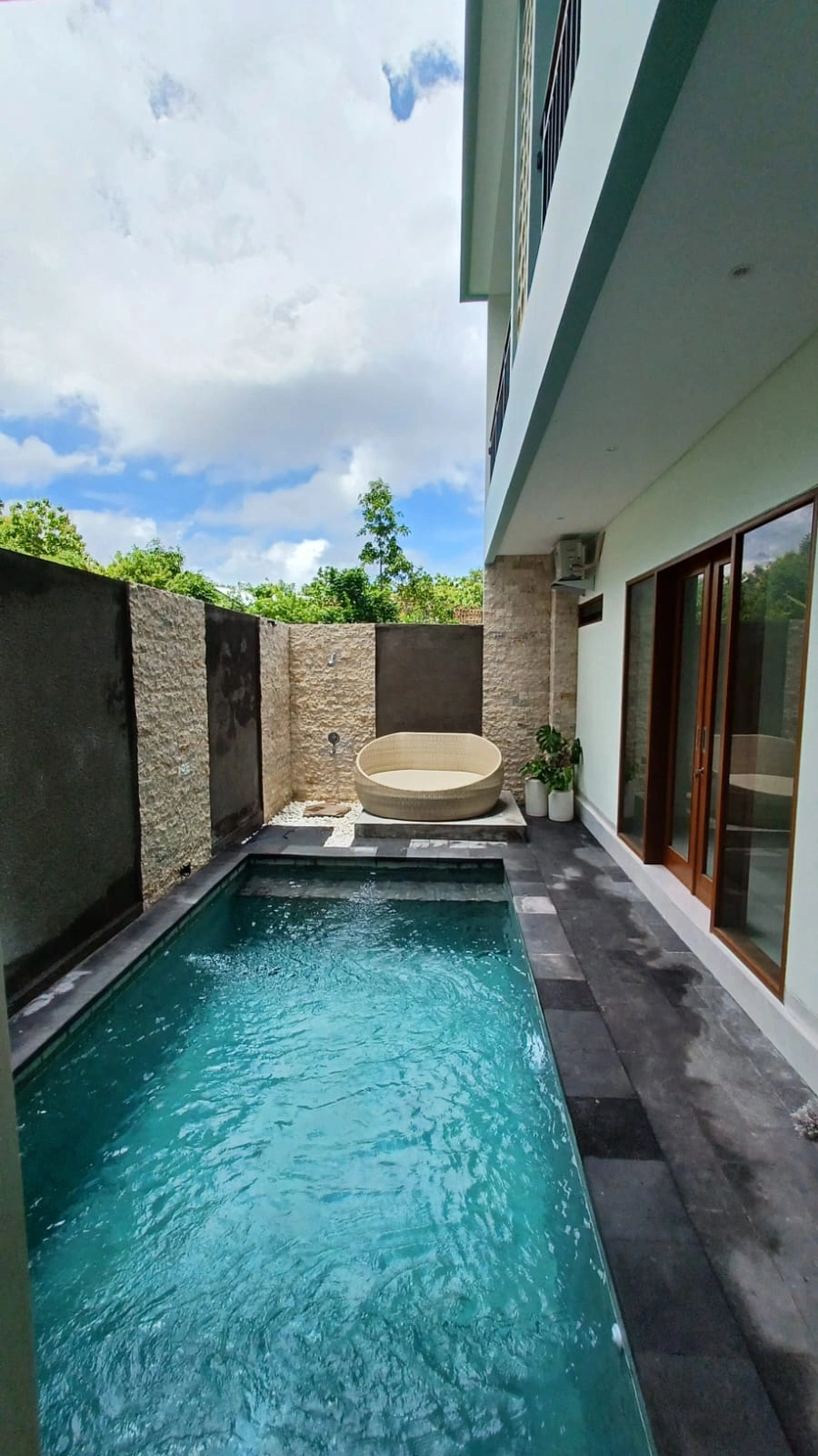 NYS 01 - FOR RENT MODERN MINIMALISH VILLA JIMBARAN