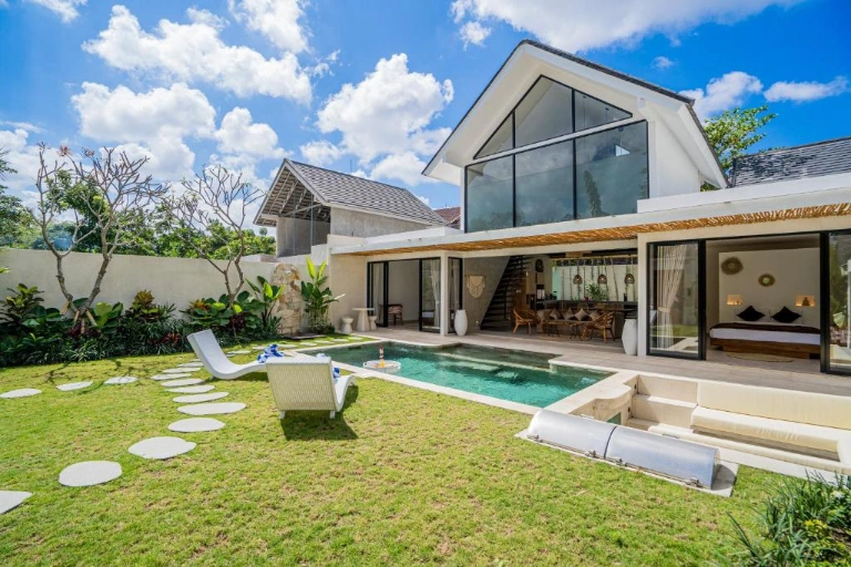 3 BEDROOM VILLA IN KEROBOKAN — image 2