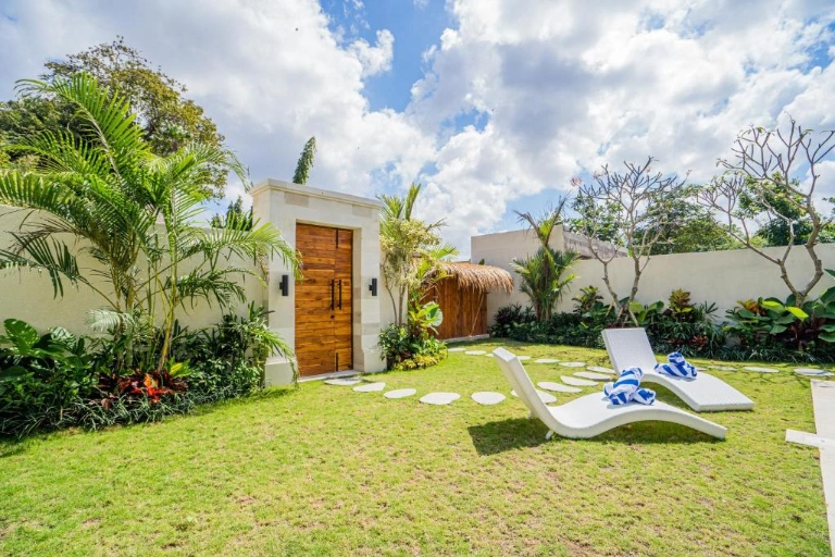 3 BEDROOM VILLA IN KEROBOKAN — image 1
