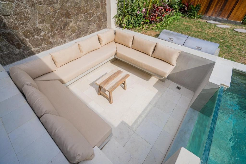 3 BEDROOM VILLA IN KEROBOKAN — image 3