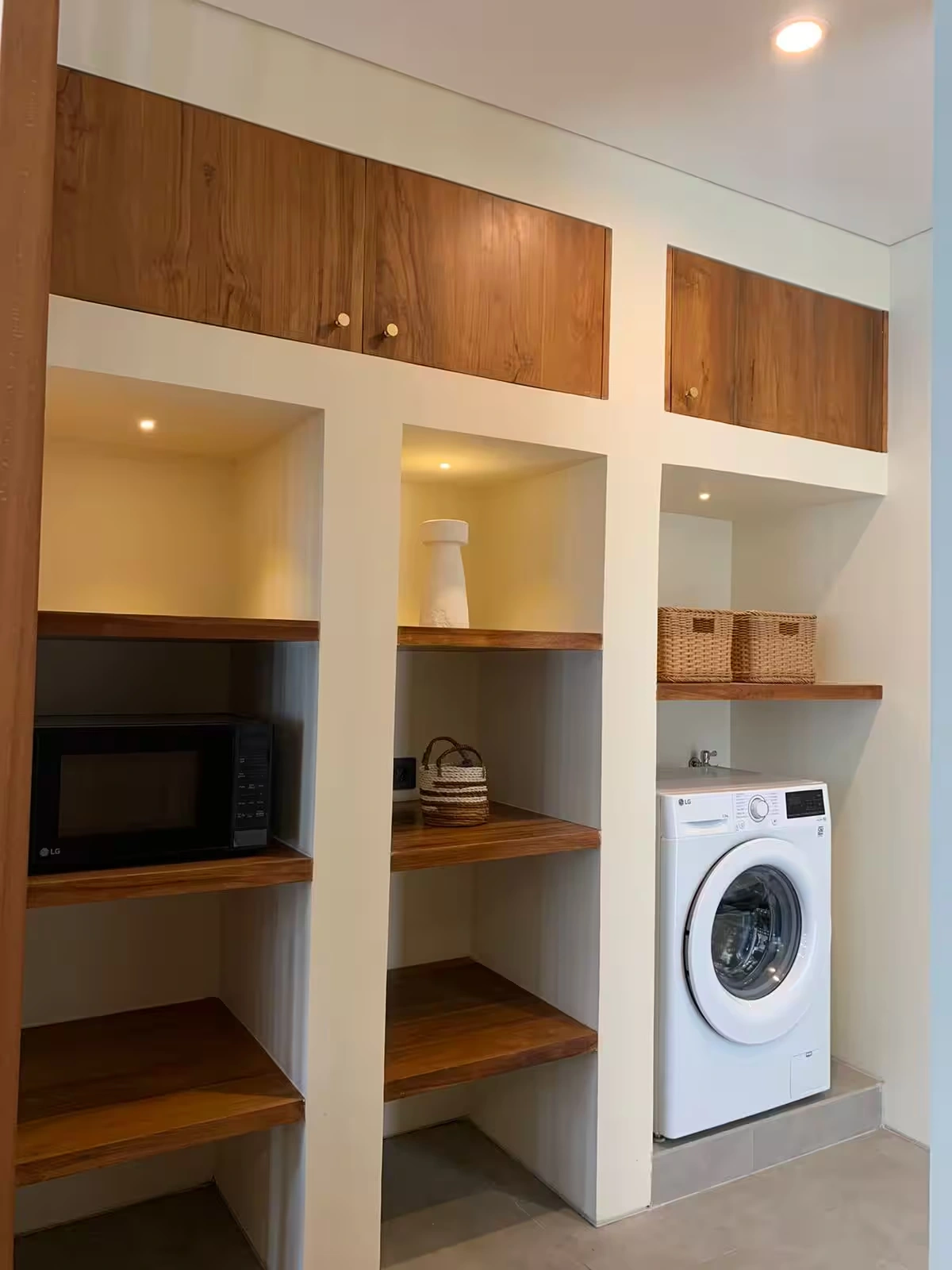2 BR VILLA IN CEMAGI — image 3