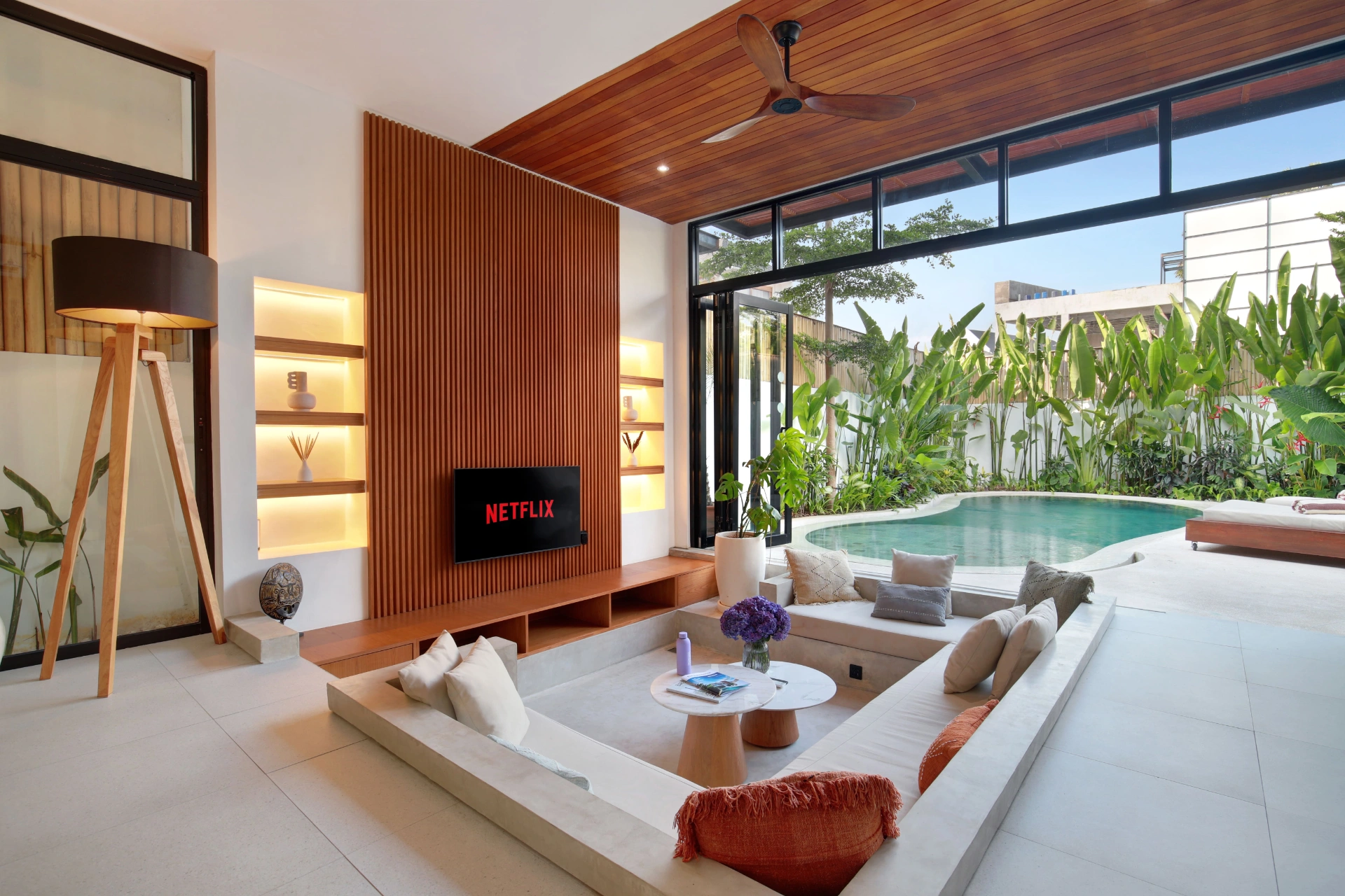 Aquamarine Villa I Canggu 3BR Sunken lounge/Central of Canggu/Rooftop available! — image 3