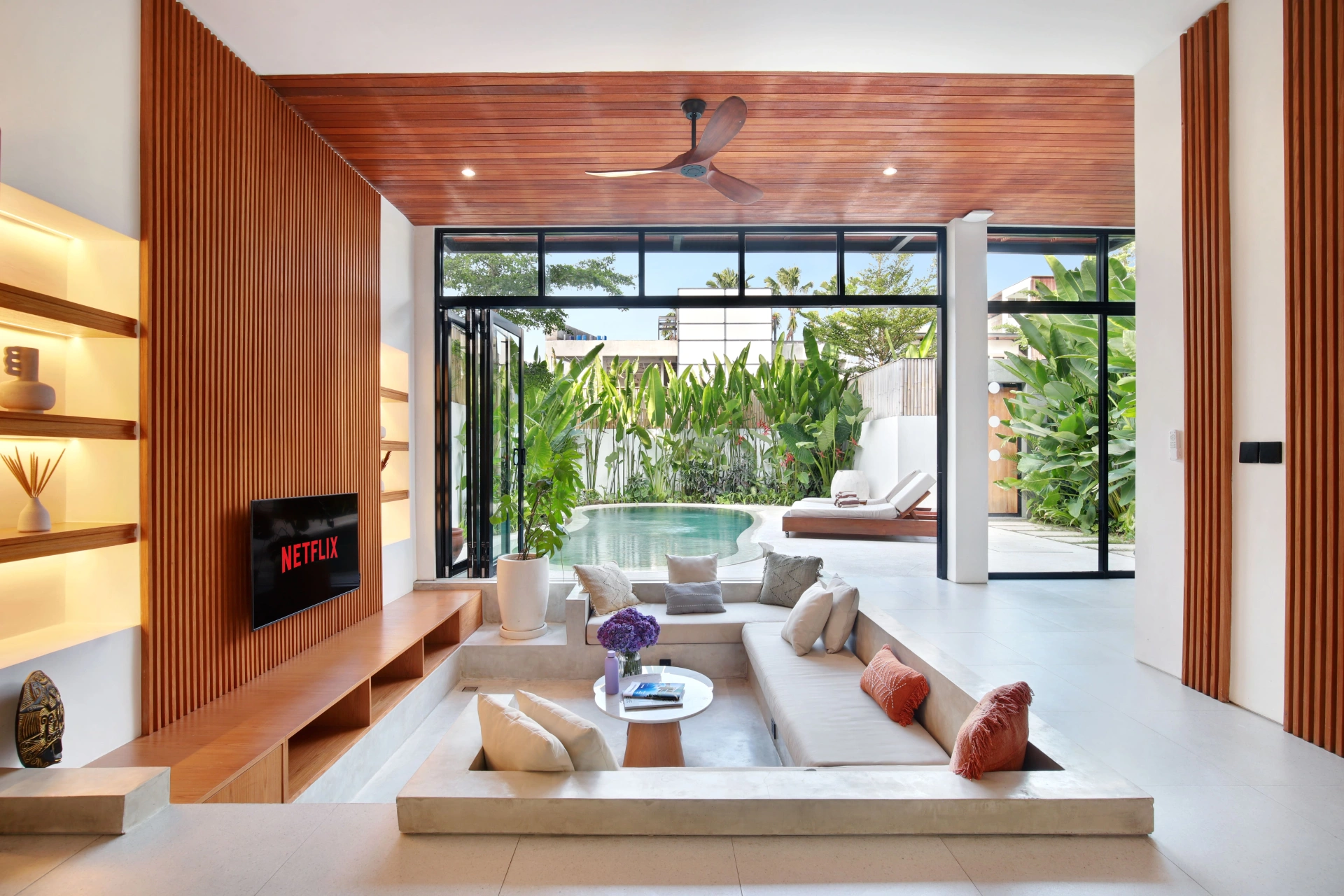Aquamarine Villa I Canggu 3BR Sunken lounge/Central of Canggu/Rooftop available! — image 4