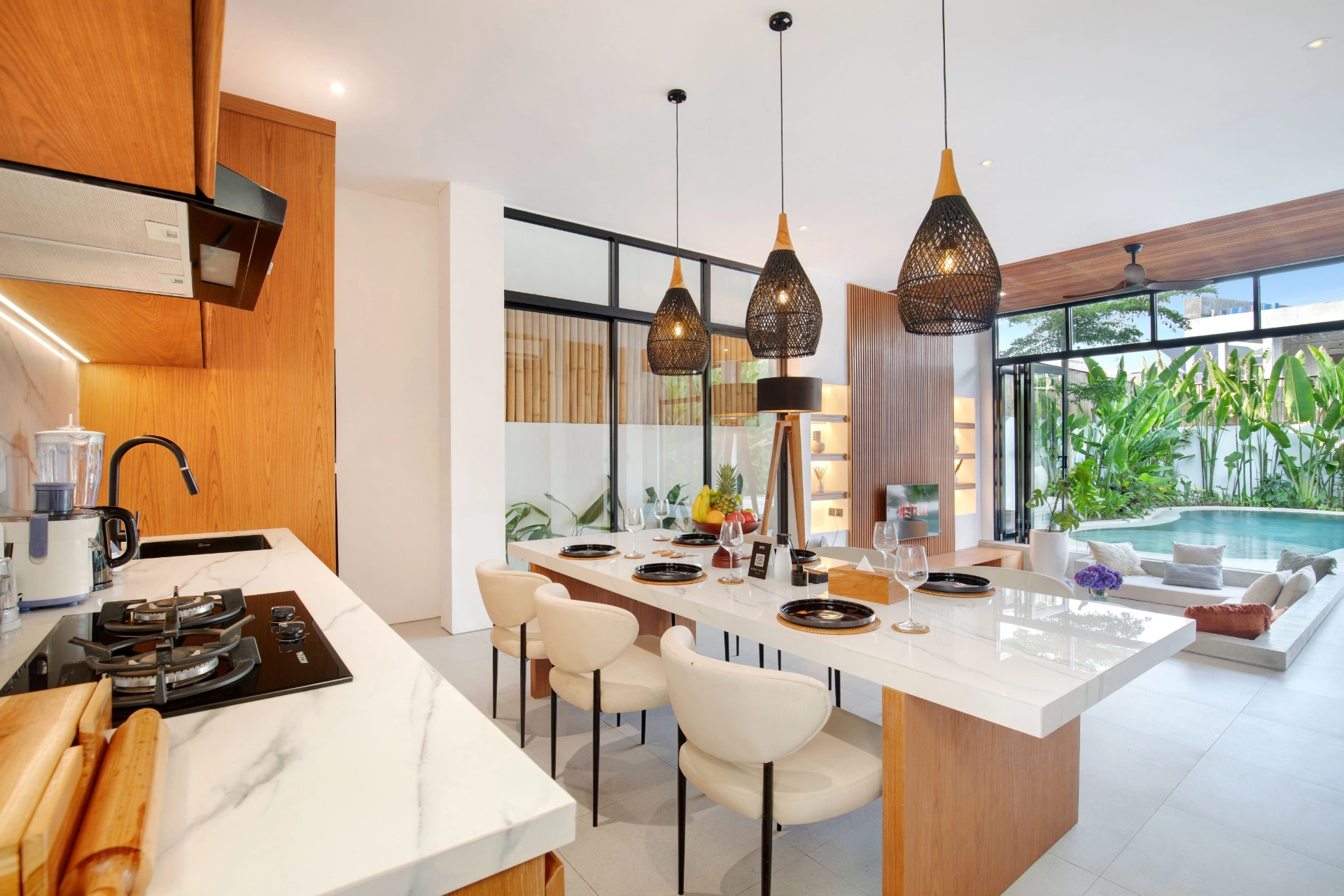 Aquamarine Villa I Canggu 3BR Sunken lounge/Central of Canggu/Rooftop available! — image 2