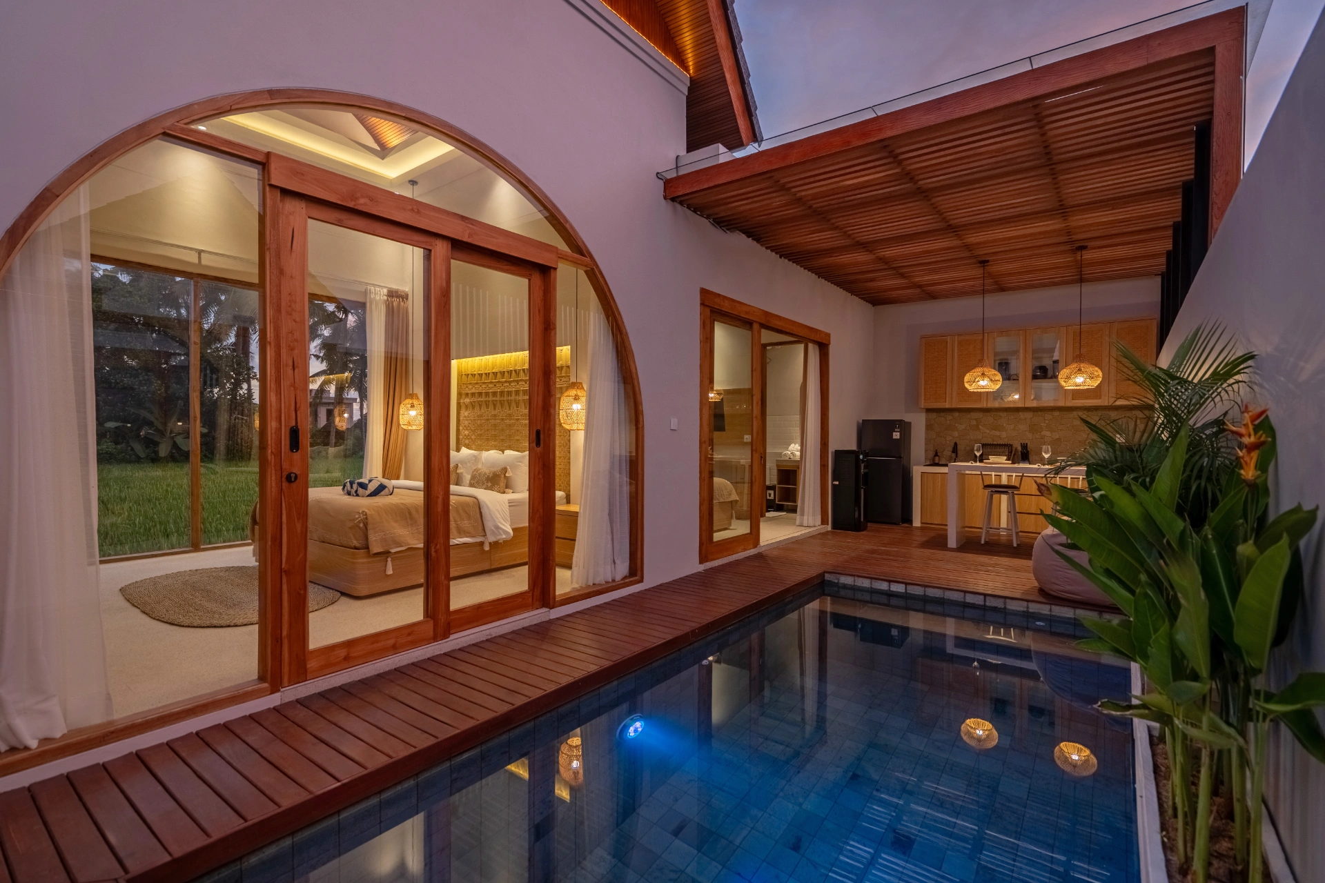 Mitch Gateaway - Luxe 2BR Ubud Haven: Pool & Serene Paddy View — image 2