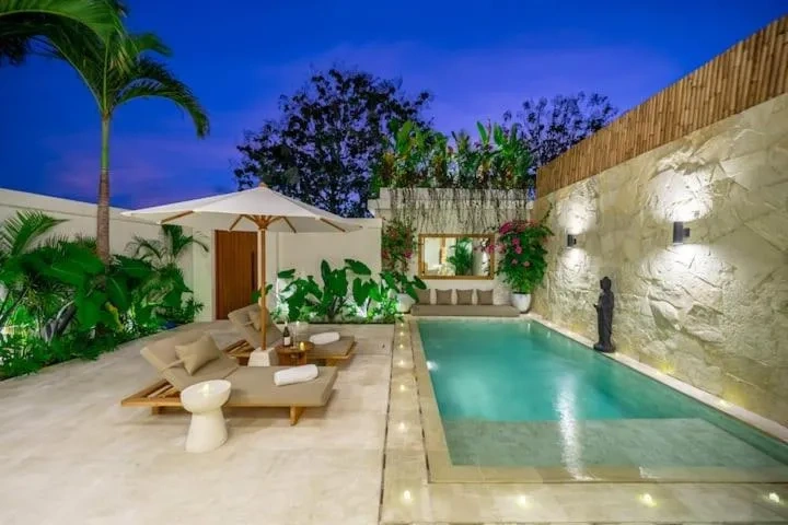 3 BR VILLA IN BATU BOLONG CANGGU — image 1