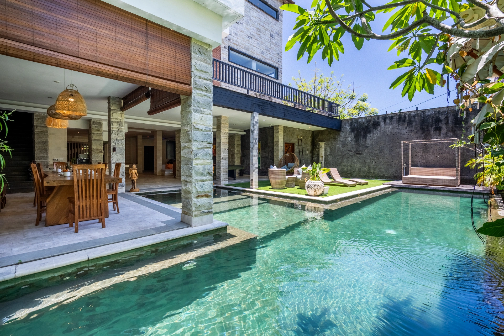 Puri Ratu - Luxury 5BR Jimbaran | Pool Near GWK & Beach — image 1