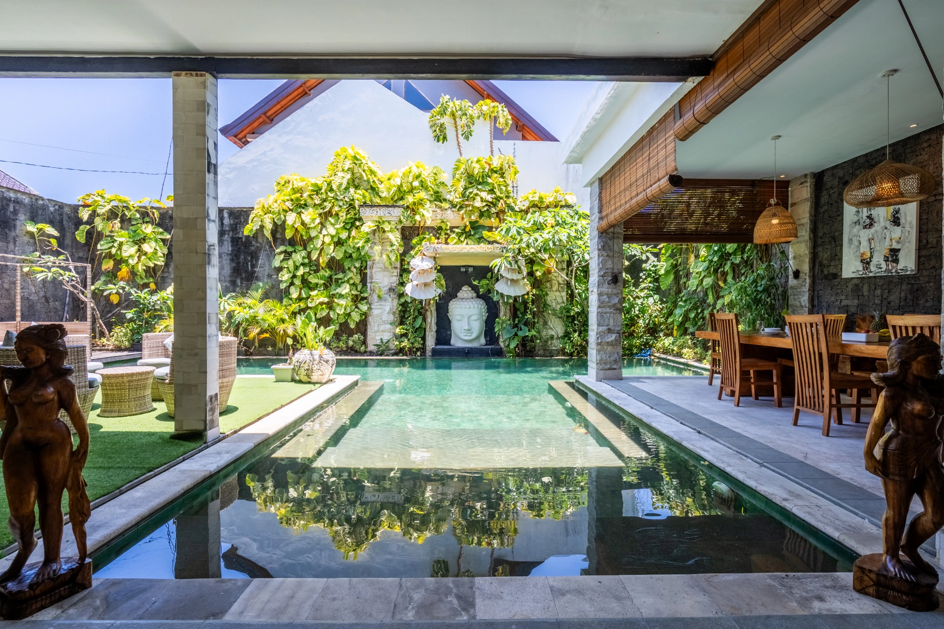 Puri Ratu - Luxury 5BR Jimbaran | Pool Near GWK & Beach — image 2