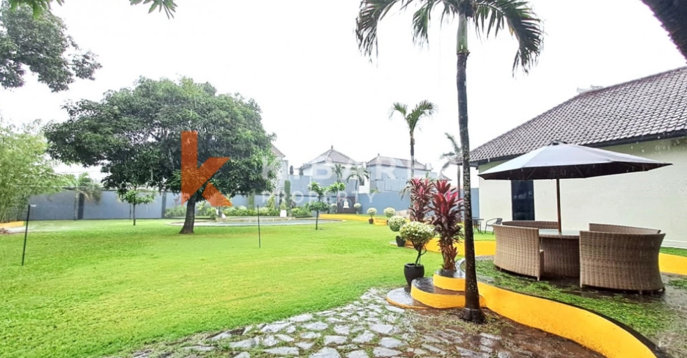 Homey Spacious Garden 3BR Villa Located in Kerobokan YRC5024 — image 1
