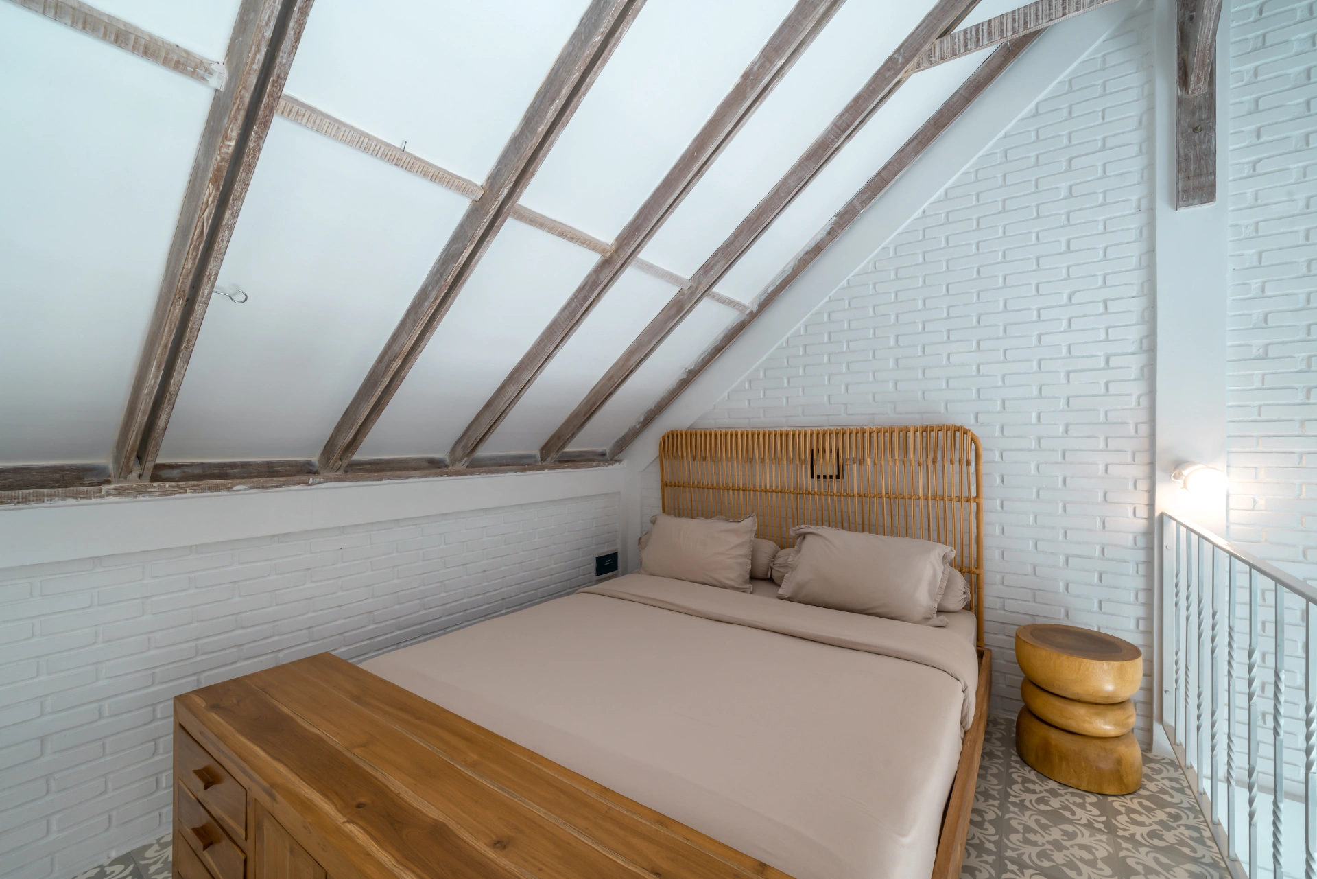 White Loft Canggu: 1BR Central Oasis in Canggu — image 2