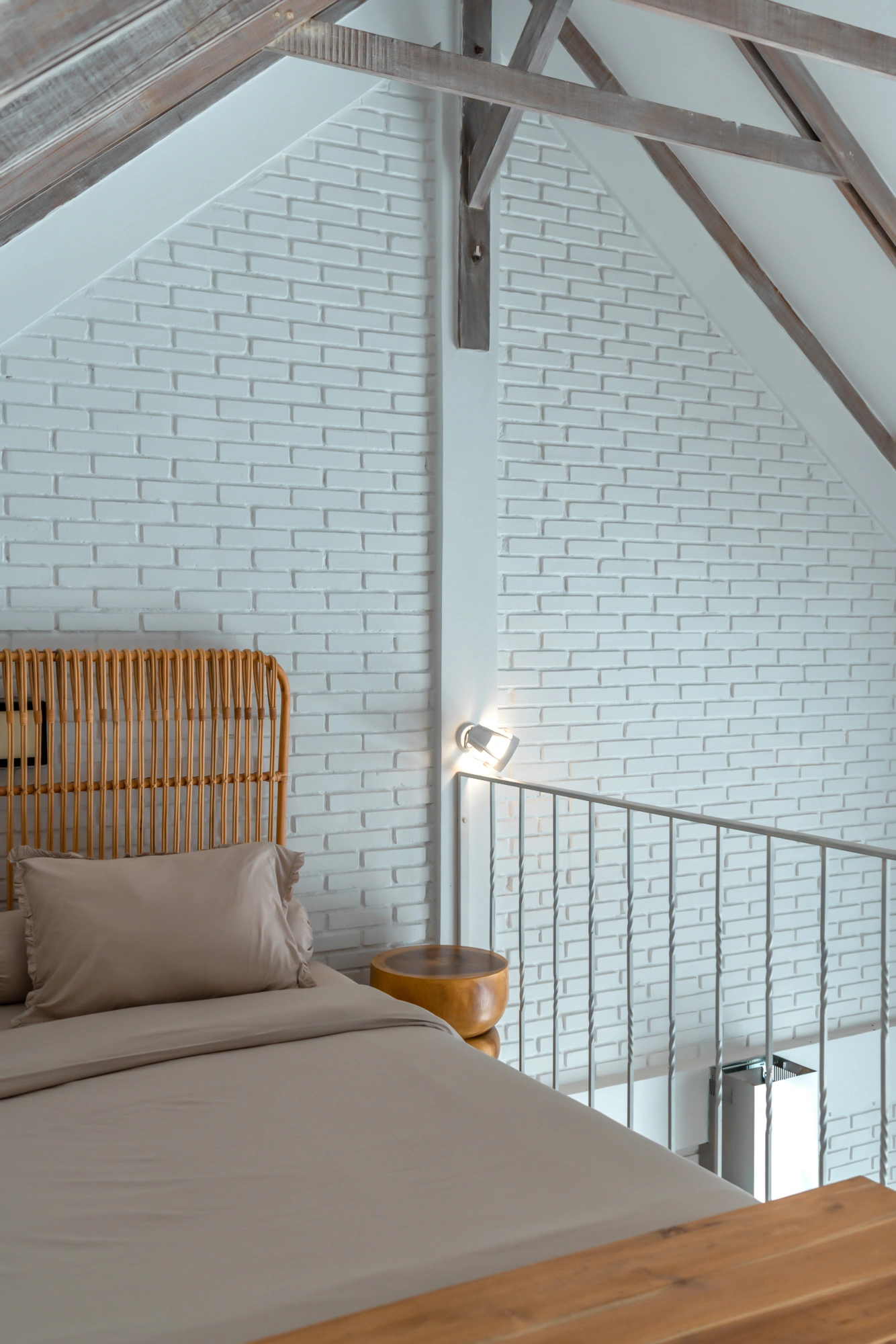 White Loft Canggu: 1BR Central Oasis in Canggu — image 1