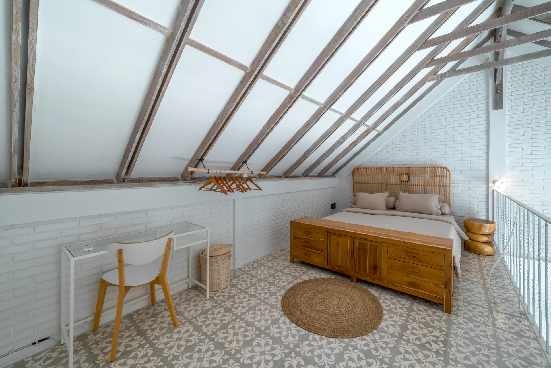 White Loft Canggu: 1BR Central Oasis in Canggu — image 4