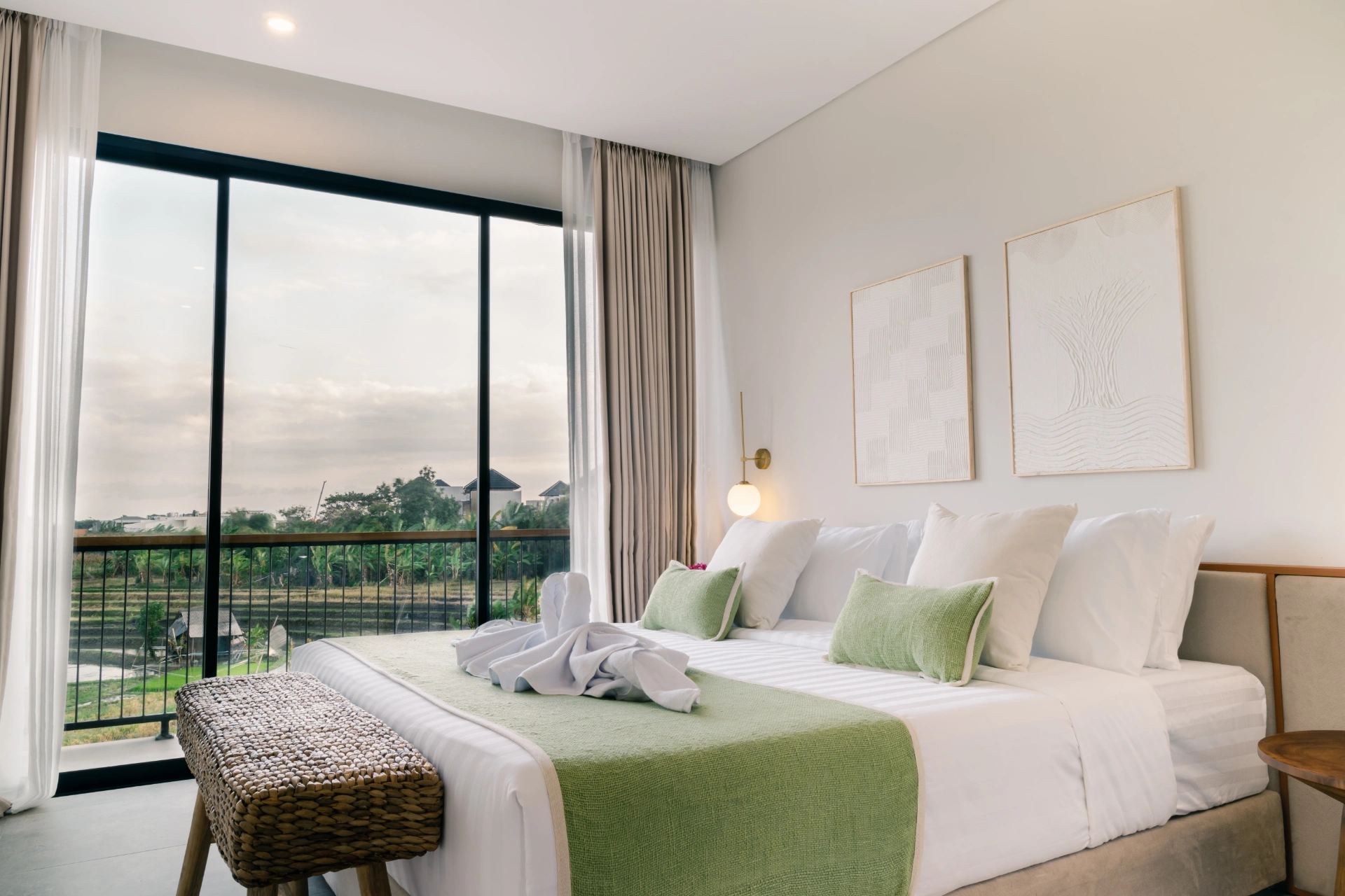Finally a modern 2BR villa in Canggu that loves your pets as much as you do! 🐾