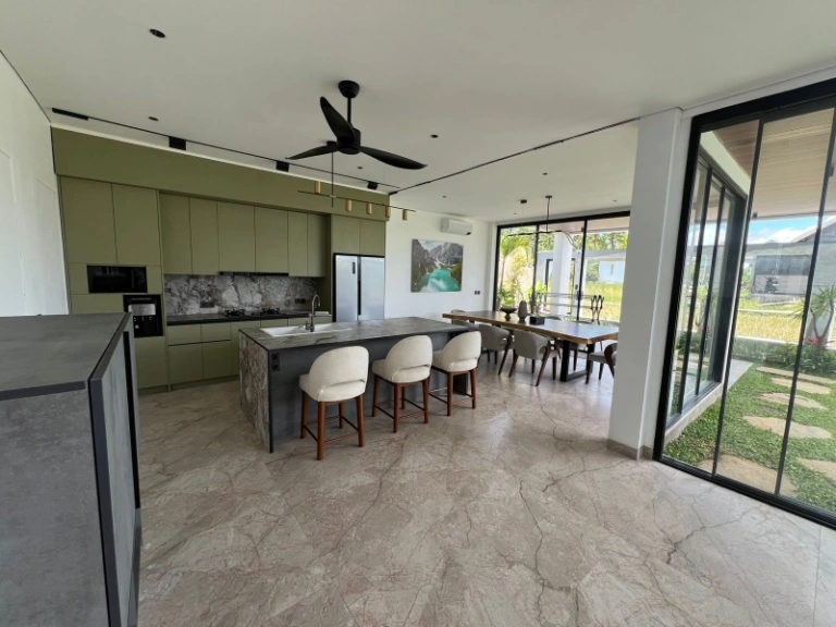 Villa Belkin Ubud - Brand New Luxury Modern 3-Bedroom Villa with Rice Field View — image 4