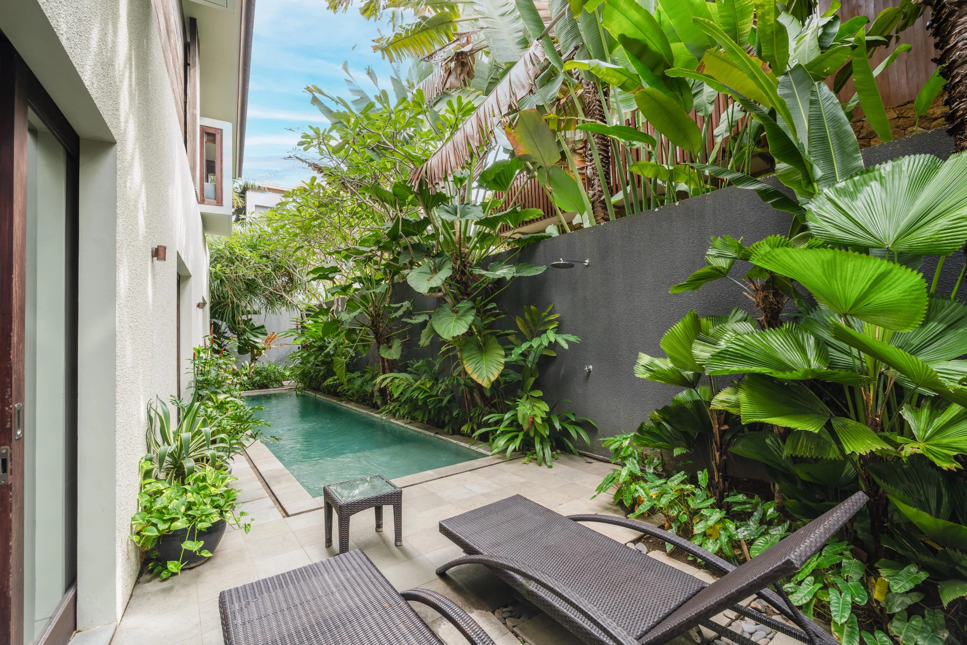 Villa Ixora - Spacious 4BR Villa near Canggu Beach & Restaurants — image 2