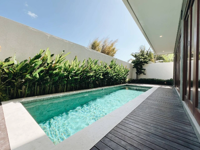 Tamara - 2BR Berawa Villa | Pool & Bathtub Near Cafés — image 1