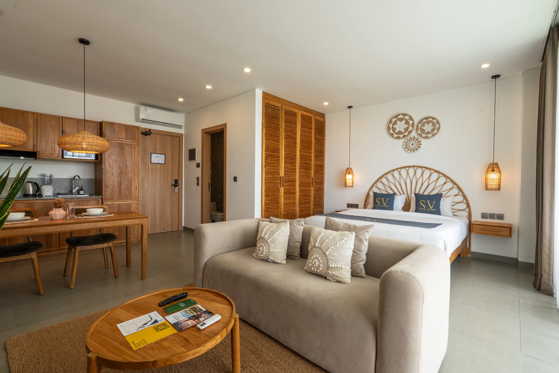 Sunny Bloom Natural - Pristine 1BR Canggu Suite | Pool & Work Hub — image 2
