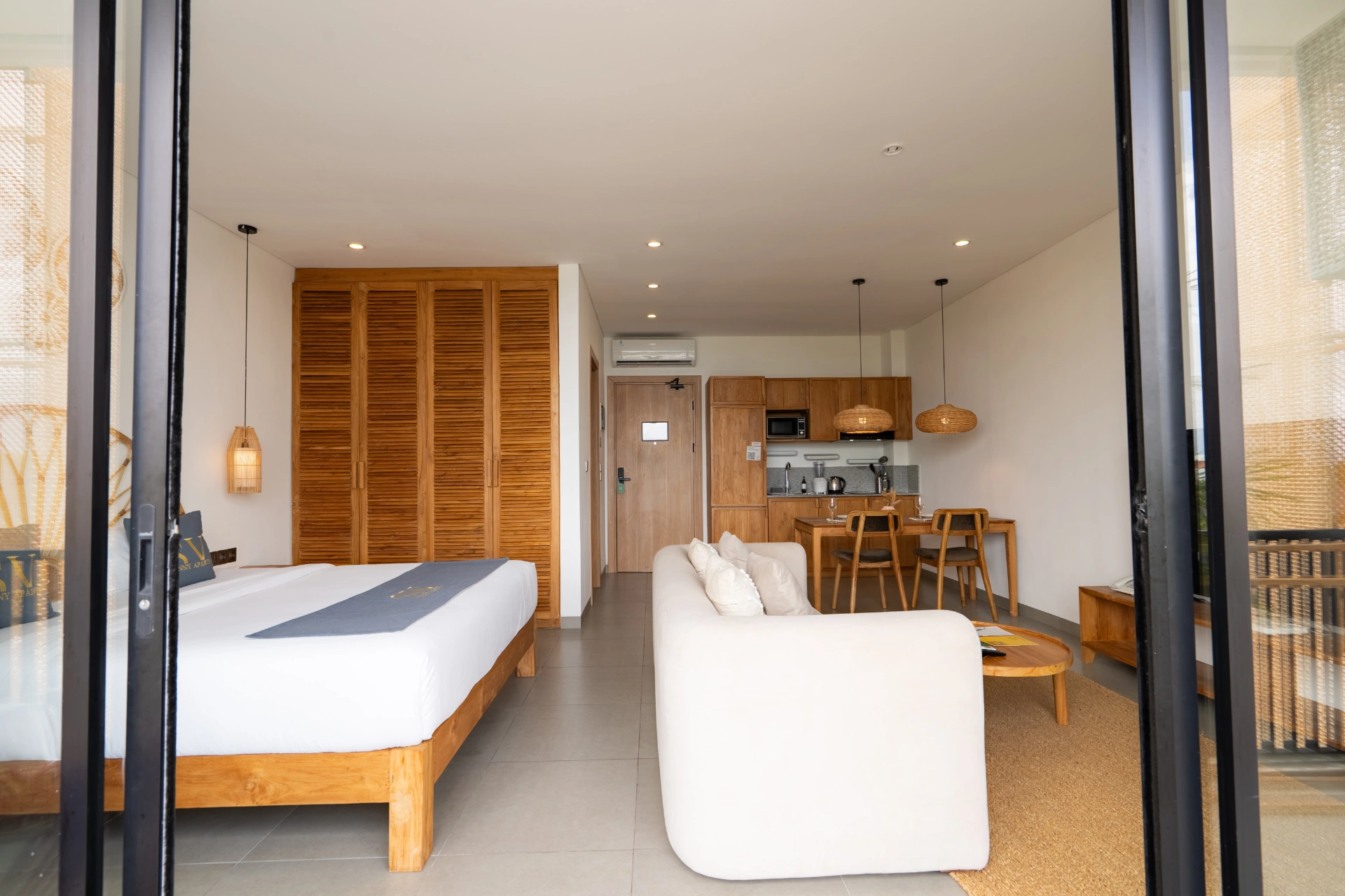 Sunny Bloom - 1BR Ocean View Canggu | Pool & Pro Workspace — image 4