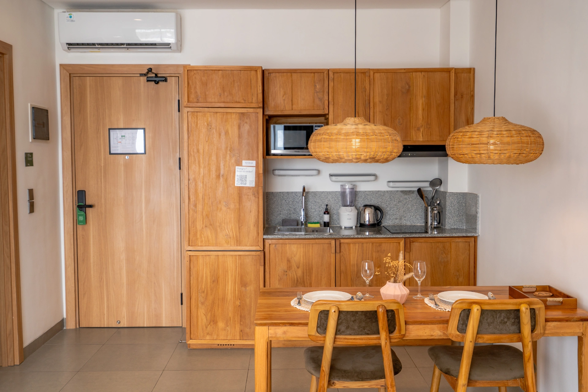 Sunny Bloom - 1BR Ocean View Canggu | Pool & Pro Workspace — image 3