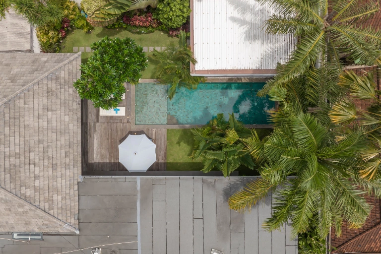 Villa Cempaka Ungu - Tranquil & Chic 4BR Villa in Central Seminyak — image 4