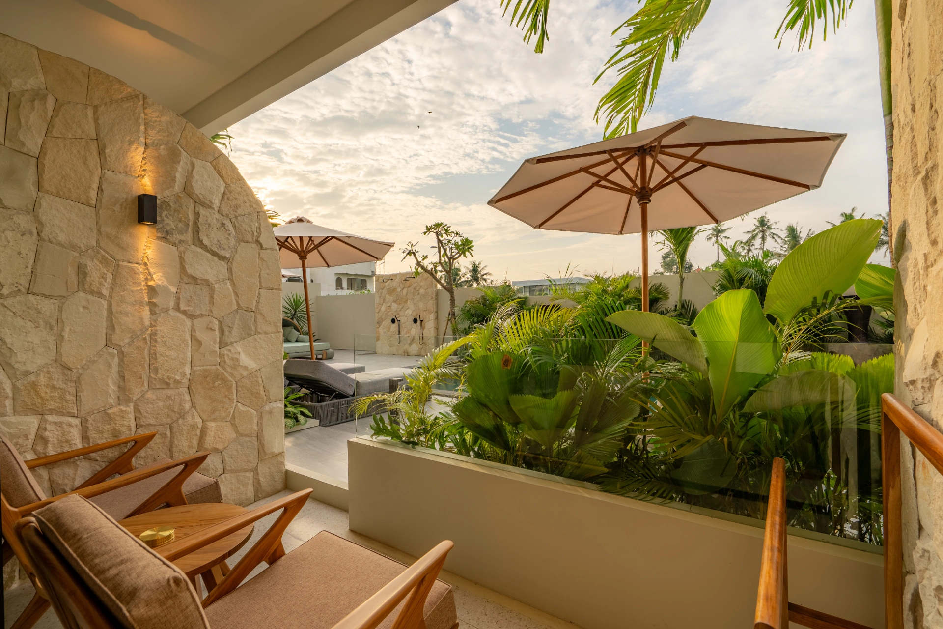 Sore Hotel - 1BR Canggu By The Pool Studio | Workspace — image 4