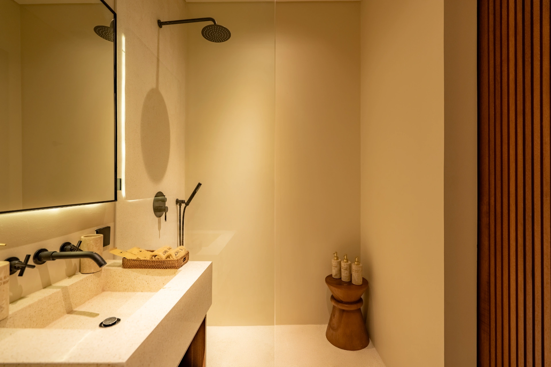 Sore Hotel - 1BR Canggu By The Pool Studio | Workspace — image 2