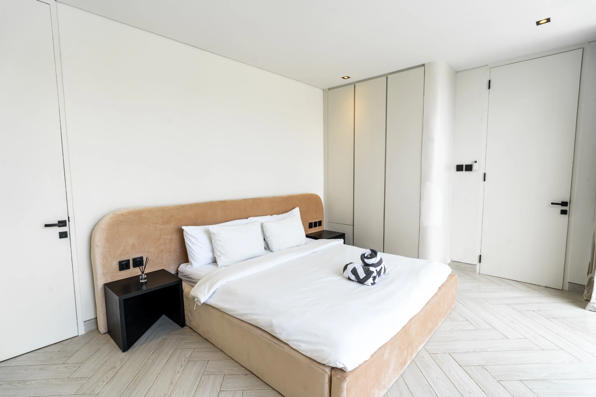 Minimalist Paradise: Tranquil Canggu Villa — image 1