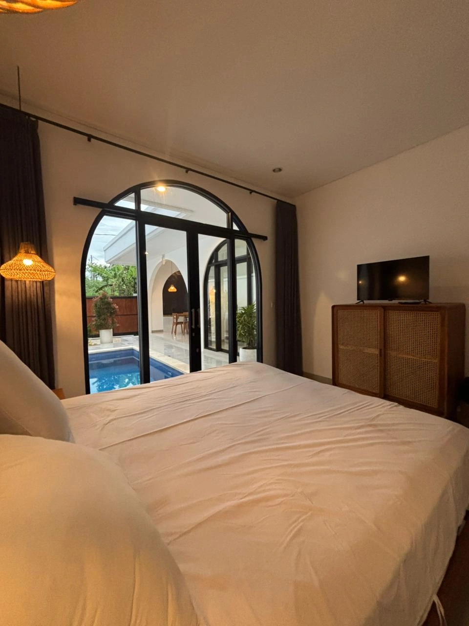 2BR VILLA CANGGU — image 1