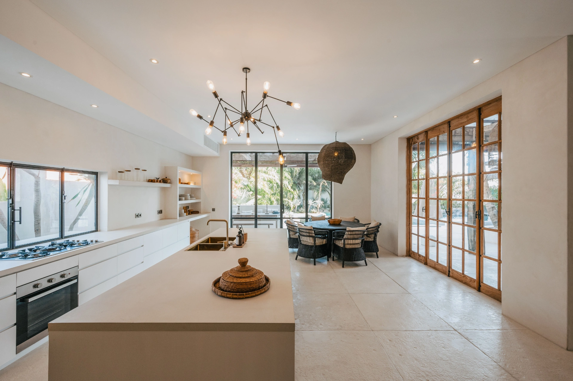 6BR Luxury Villa Near Seseh Beach — image 2