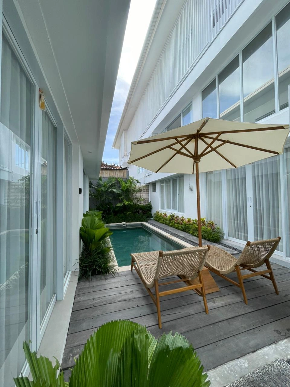 4 BEDROOM MODERN VILLA IN PANTAI LYMA - AF614 — image 1