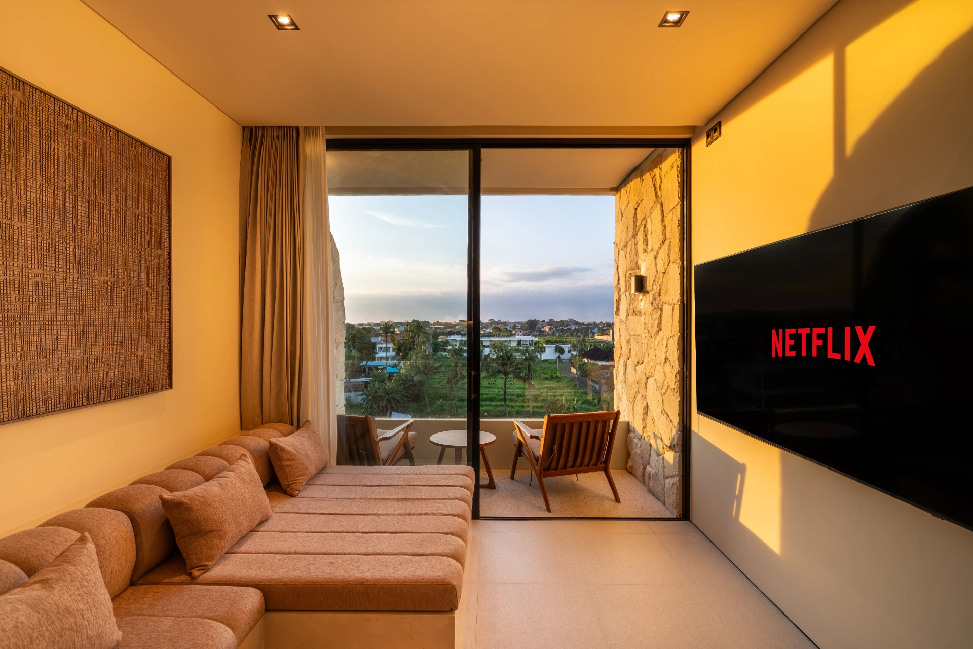 Sore Hotels - Brand New 1BR Deluxe w/ Balcony & Rice Field View — image 2