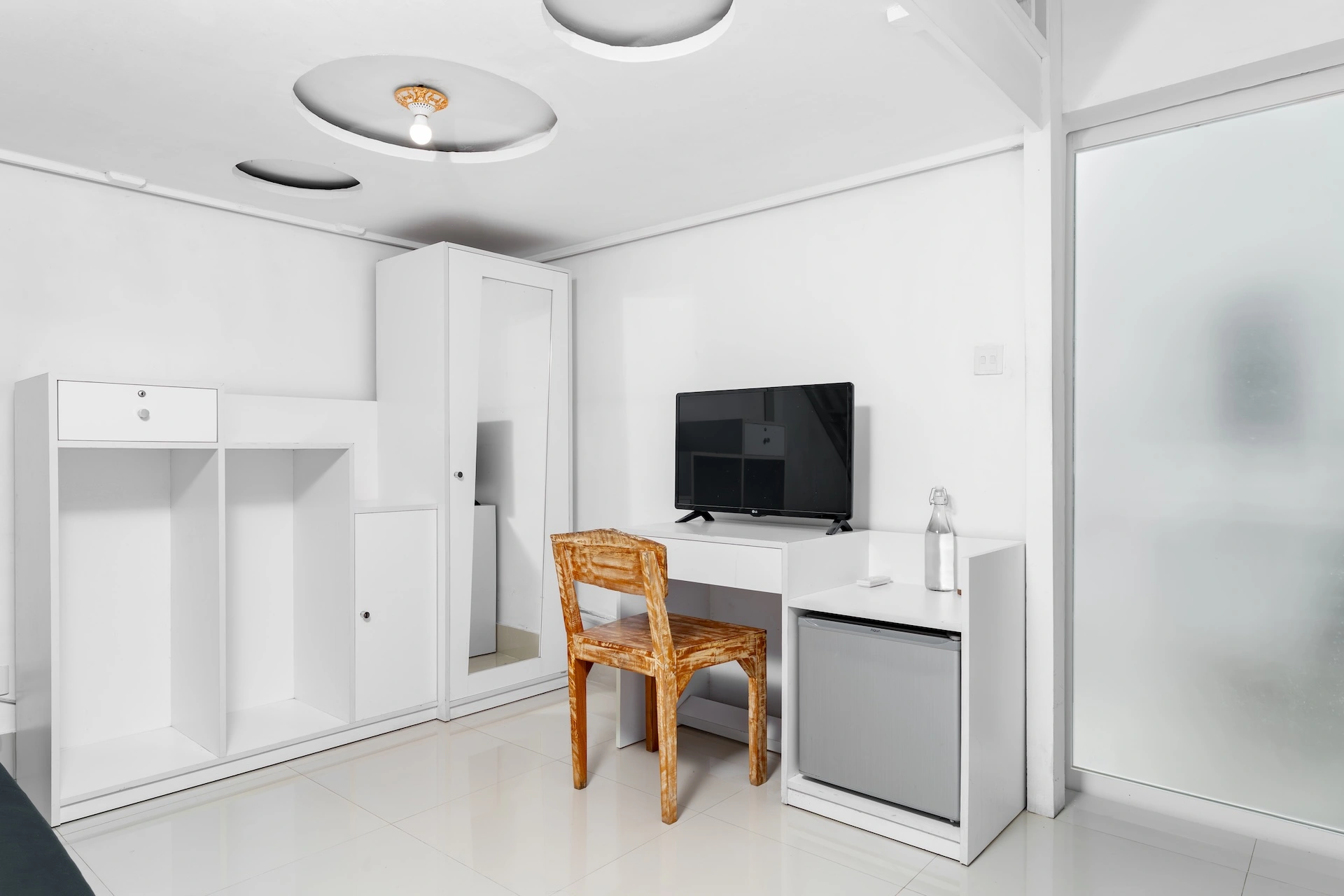 Vande Guest House Mezzanine — image 1