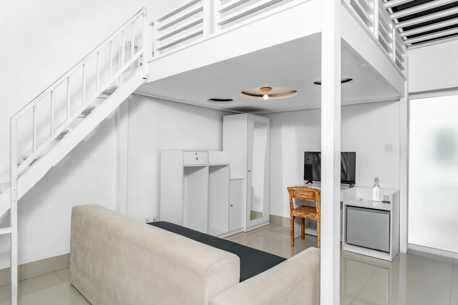 Vande Guest House Mezzanine — image 2