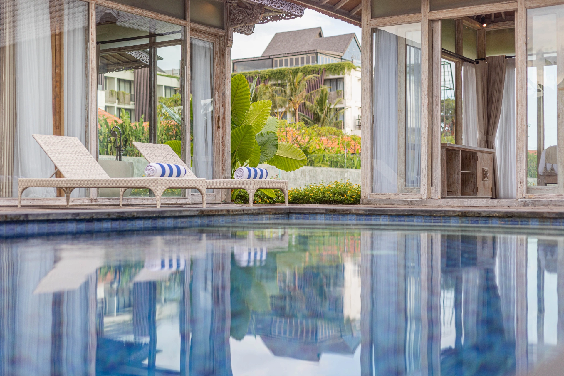 Serene 3BR Traditional Balinese Villa w/ Rice Field Views & Jacuzzi — image 1